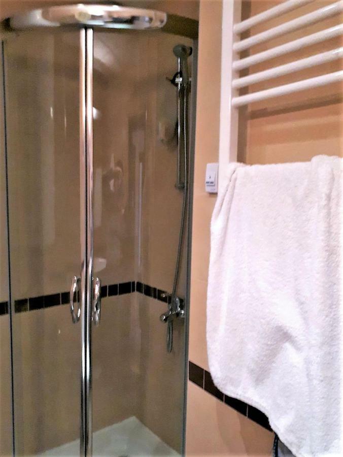 In Infinity Apartment 3*